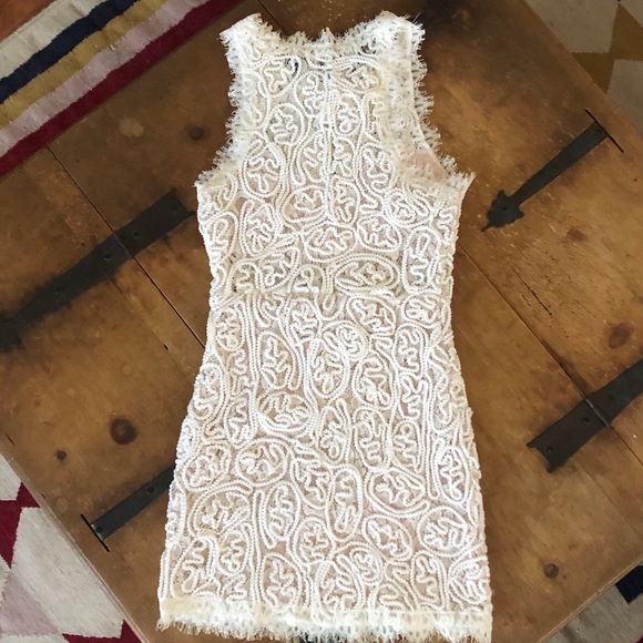 Little white dress - Picture 4 of 5